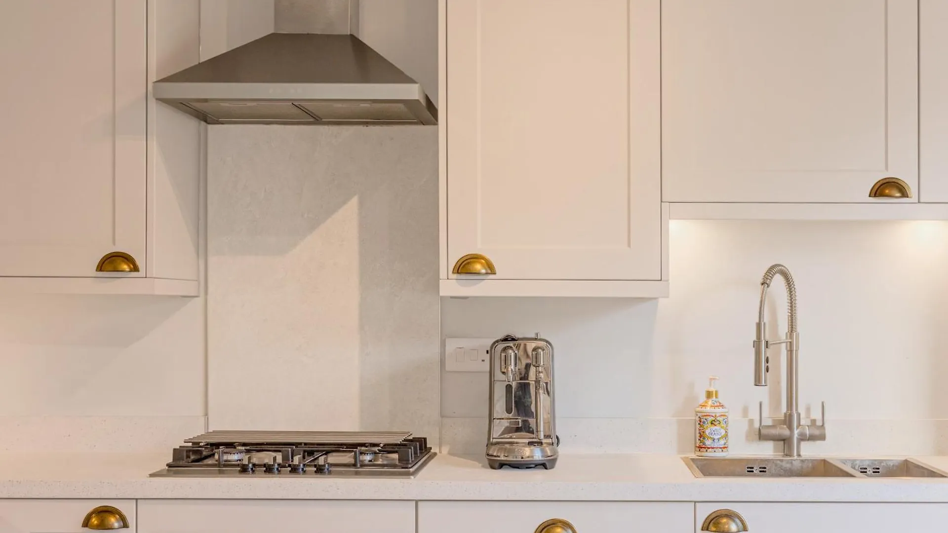 4Br 4-Floor House, W Patio, 10 Min Wapping Station Apartment London United Kingdom