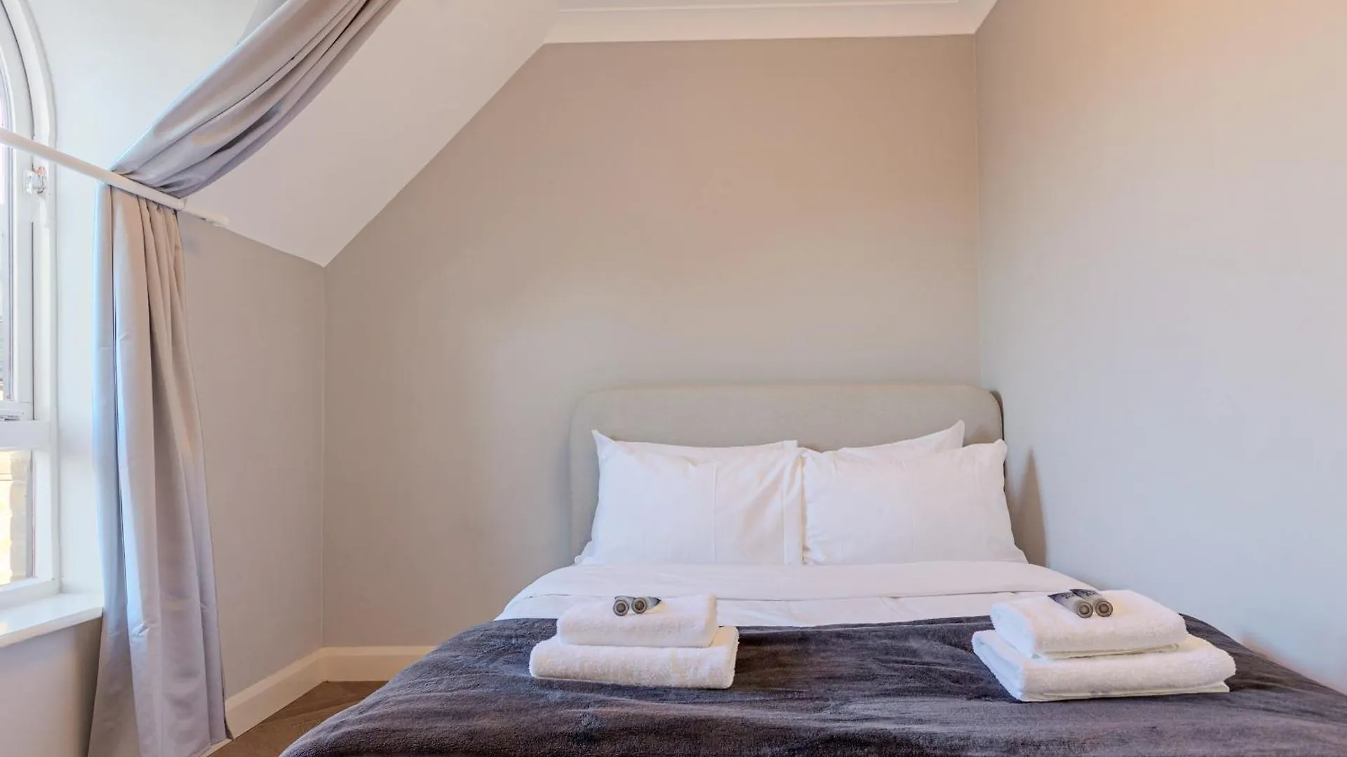 4Br 4-Floor House, W Patio, 10 Min Wapping Station Apartment London United Kingdom