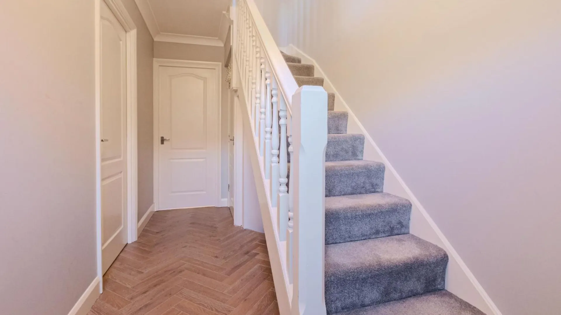 4Br 4-Floor House, W Patio, 10 Min Wapping Station Apartment London 0*,  United Kingdom